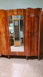 armadio antico in vero legno 