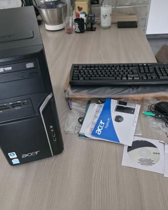 PC fisso desktop con mouse e tastiera - Acer