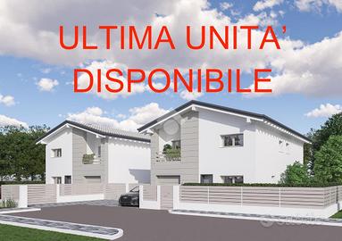 VILLA A SCHIERA A CORREGGIO