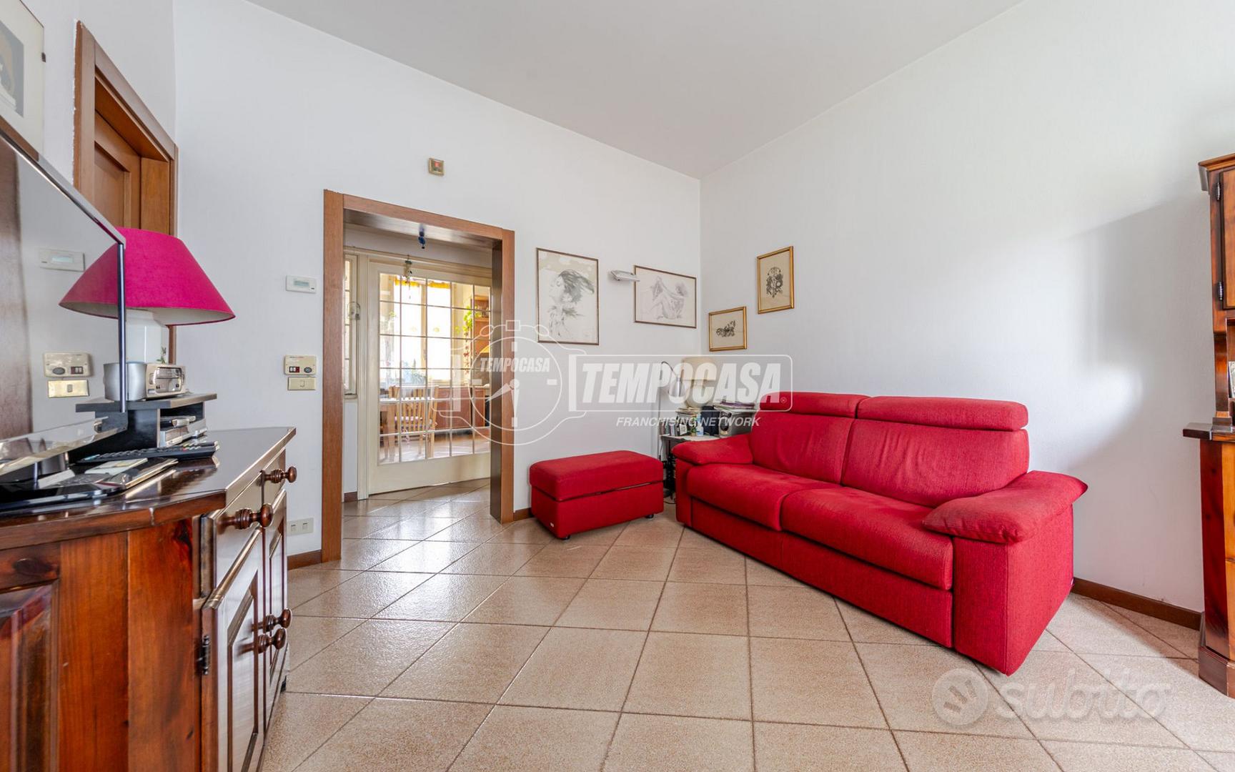 RIFP312 - MM1- PRECOTTO- AMPIO 4 LOCALI CON BALCON - Vista 4
