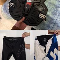Pantaloni e pettorina motocross