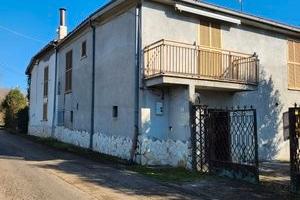 Casa indipendente con terreno 2000 mq