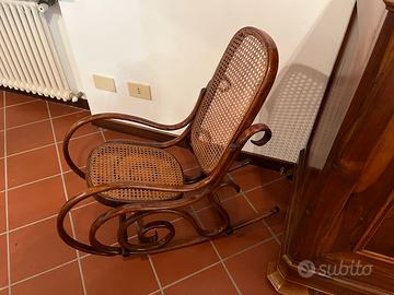 Sedia a dondolo TONET per bambino