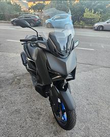 X max 300