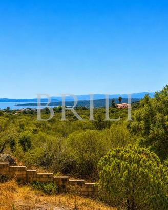 Bifamiliare con vista mare da ristrutturare
