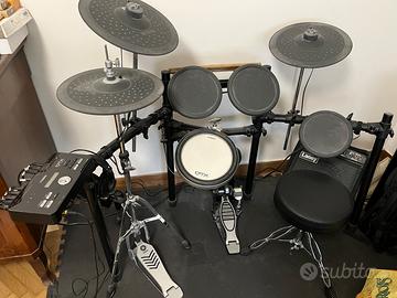 Batteria Yamaha DTX502 con ampli e sgabello