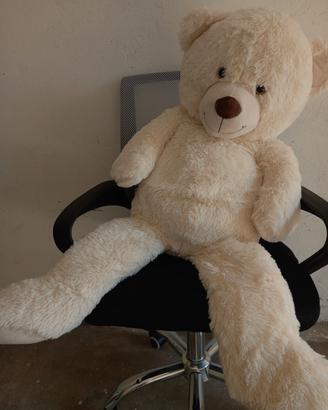 Orso gigante di peluche 