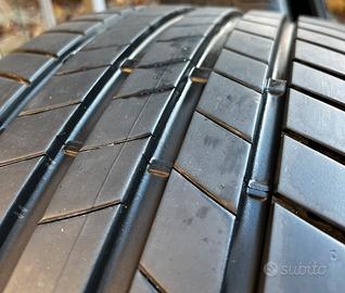 Gomme 225 40 18