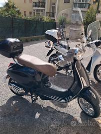 piaggio scooter