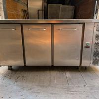 Banco frigo 3 sportelli con lavello