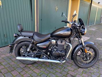 Royal Enfield Meteor 350 Stellar Black