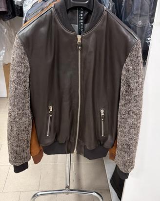 Bomber in pelle con maniche in lana