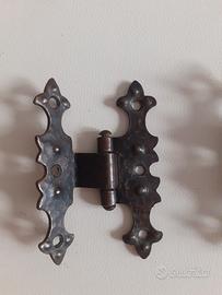 8 cerniere a 10 euro