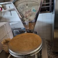 Bilancia per laboratorio di pasticceria