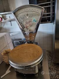 Bilancia per laboratorio di pasticceria