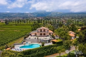 Villa di lusso con piscina a Zafferana Etnea