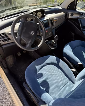 Lancia ypsilon