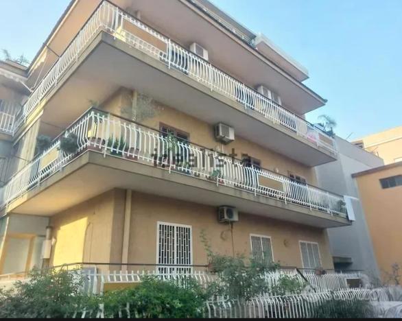 4 locali con garage 30 mq in piccolo condominio