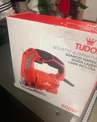 Seghetto alternativo Tudor 800W con guida laser
