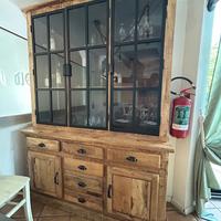Credenza in legno e ferro