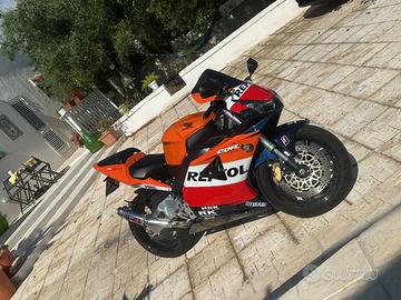 Honda cbr 954 rr fireblade anno 2002