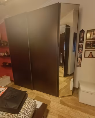 Armadio 2 ante scorrevoli con anta a specchio