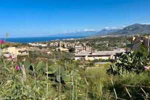 Terreno c/3 possibilità di costruire