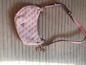 Borsa Guess rosa a mezzaluna, condizioni ottime