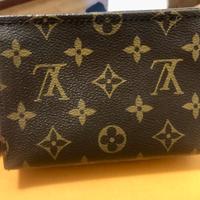 Toilette 15 in monogram della Louis Vuitton