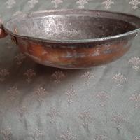 tegame/ padella/ teglia antica in rame diametro 23