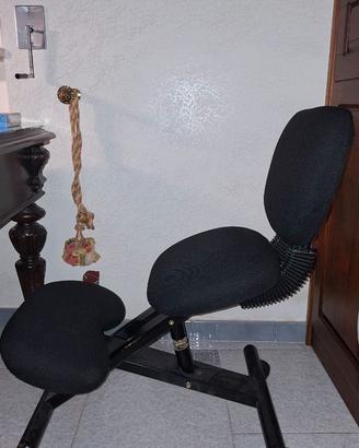 Sedia ergonomica posturale per inginocchiarsi