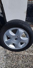 Gomme con cerchi in lega
