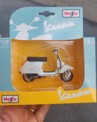 Vespa Piaggio 125 Automatica scala 1:18 