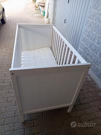 lettino con materasso 