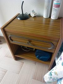 Coppia di comodini classici 