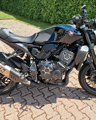 Honda CB1000R black edition