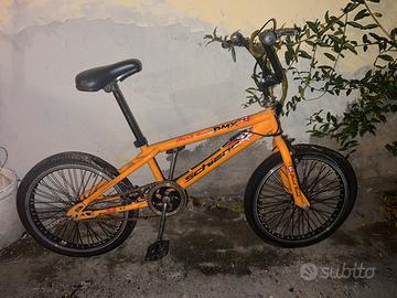 BMX bicicletta