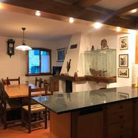 Ampia casa accostata nel cuore del centro storico