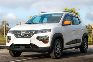 Dacia Spring Comfort Plus Elettrica 2022 com nuova