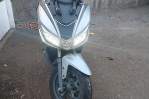 Aprilia sxr50 incidentato