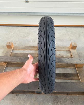 gomma moto 100 90 19 Dunlop.