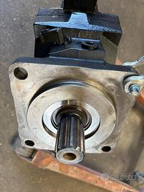 Motore e pompa idrostatica New Holland