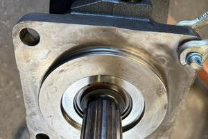 Motore e pompa idrostatica New Holland