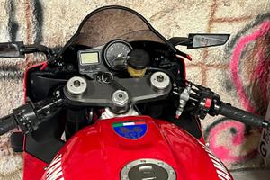Yamha R1