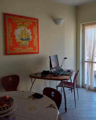 Casa con terrazza e ufficio sottostante a Bovalino