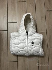 Blauer donna bianco
