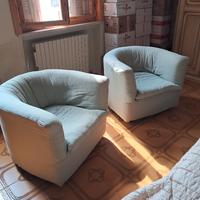 Poltroncine sfoderabili (€ 50,00 cadauna)