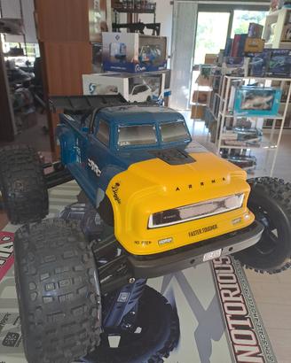 arrma notorious 6s 22.2v radio 2.4ghz 105km