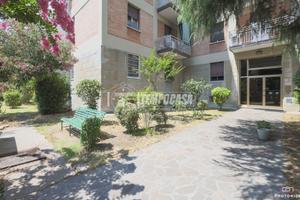 TRILOCALE SEMIRISTRUTTURATO IN VIA CALABRIA