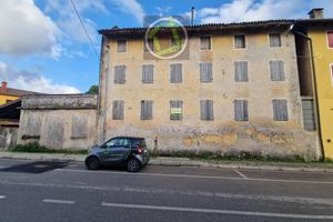 Casa in linea completamente da ristrutturare